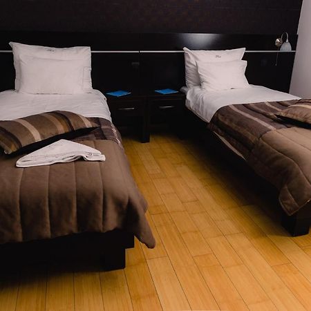 Hotel Novak Zvornik Bagian luar foto