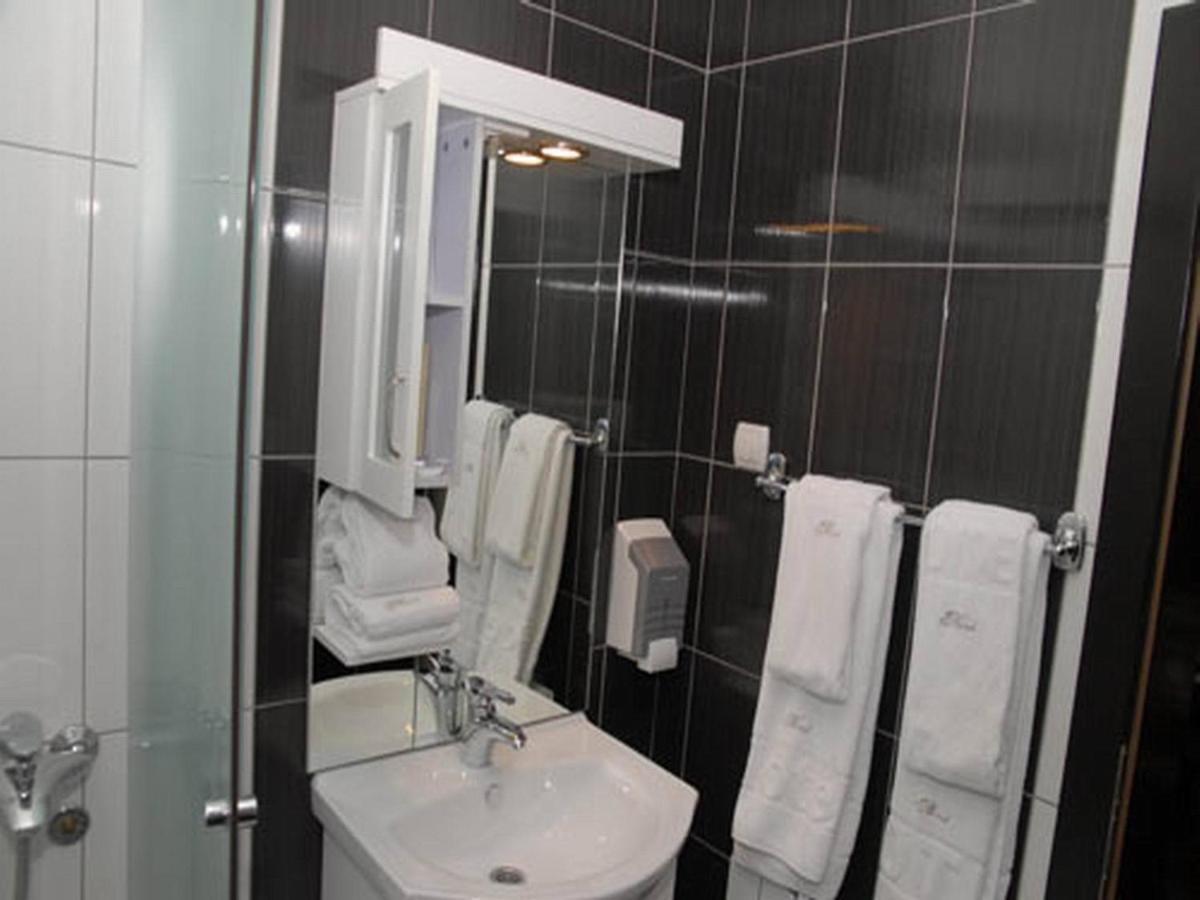 Hotel Novak Zvornik Ruang foto