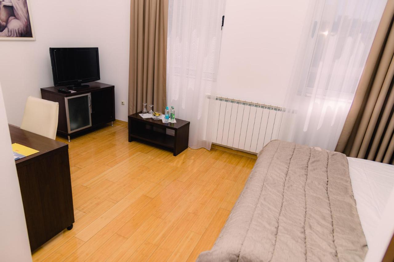 Hotel Novak Zvornik Bagian luar foto